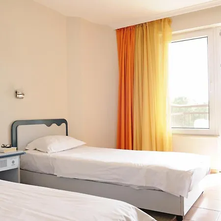 Iskar & Aquapark Otel