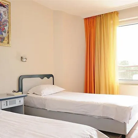 מלון Iskar & Aquapark 3*