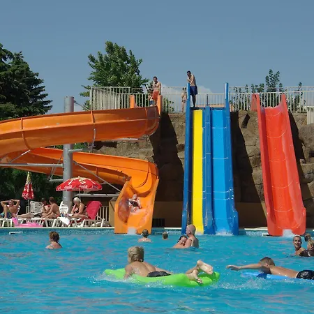 Iskar & Aquapark מלון סאני ביץ'